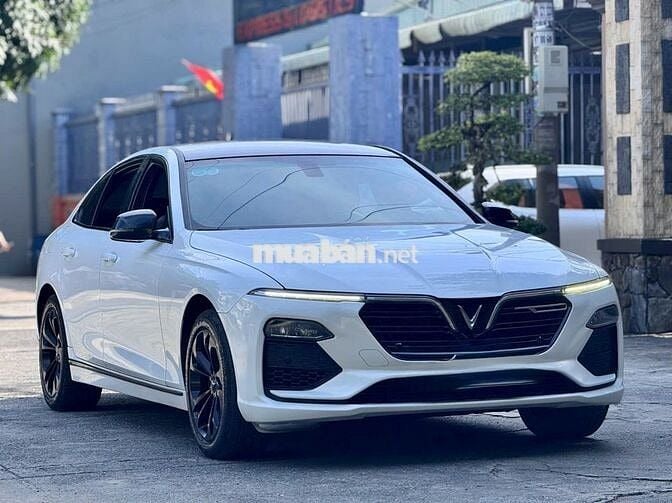 VinFast LUX SA2.0 Turbo 2022 Trắng
