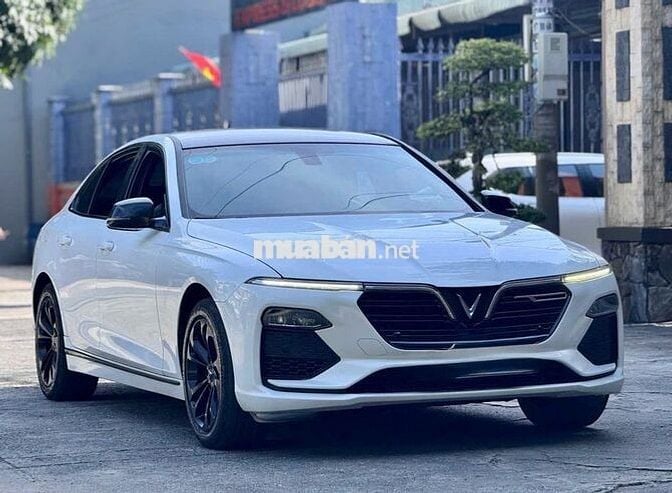 VinFast Lux A2.0 2022 Trắng