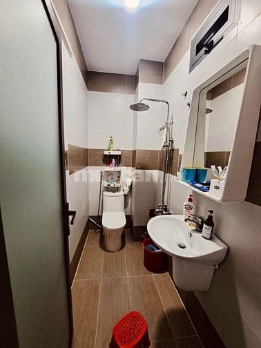 Nhà Võ Văn Ngân ngang 5 dài 11 1 trệt 2 lầu đúc hẻm 6m chỉ 2 tỷ hơn SH