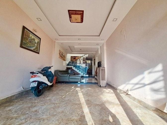 Nhà Võ Văn Ngân ngang 5 dài 11 1 trệt 2 lầu đúc hẻm 6m chỉ 2 tỷ hơn SH