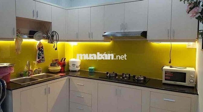 Cho thuê Nhà Q4 - 40m2 - Nở hậu chữ L - Nguyễn Tất Thành P.18 Q4.