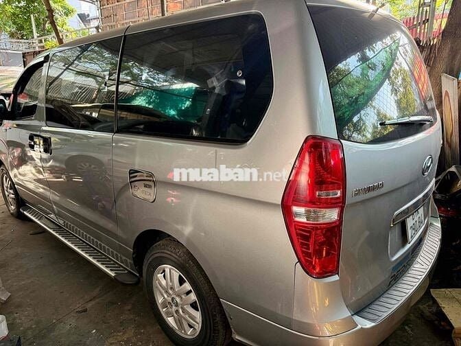 Hyundai Starex 2015 9c mẫu mới 2016