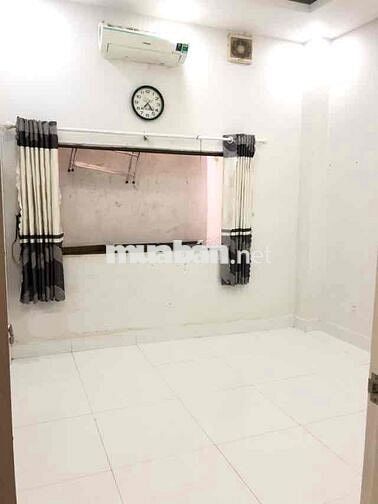 Cho thuê Nhà Q4 - 40m2 - Nở hậu chữ L - Nguyễn Tất Thành P.18 Q4.