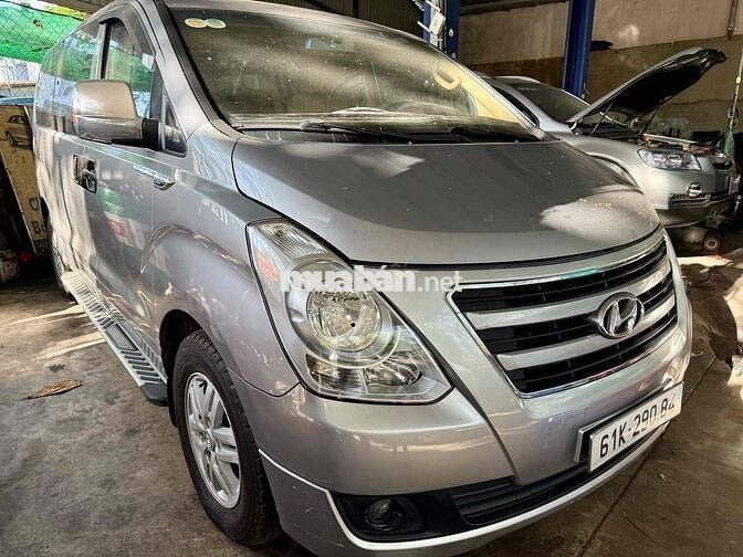 Hyundai Starex 2015 9c mẫu mới 2016