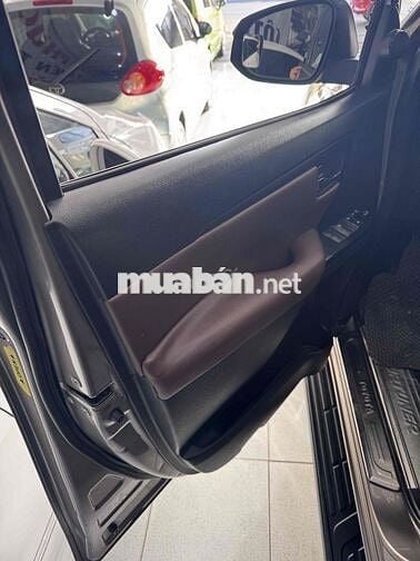 Toyota Fortuner Xám 7 chỗ