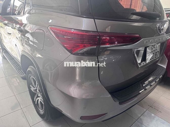 Toyota Fortuner Xám 7 chỗ