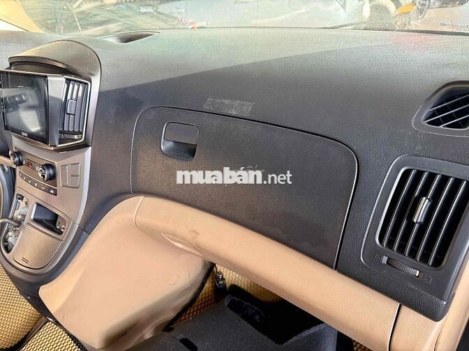 Hyundai Starex 2015 9c mẫu mới 2016