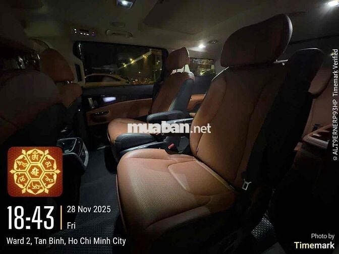 Kia Carnival 2024 2.2D Signature 7 ghế - 9000 km