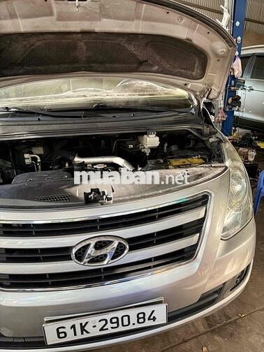 Hyundai Starex 2015 9c mẫu mới 2016