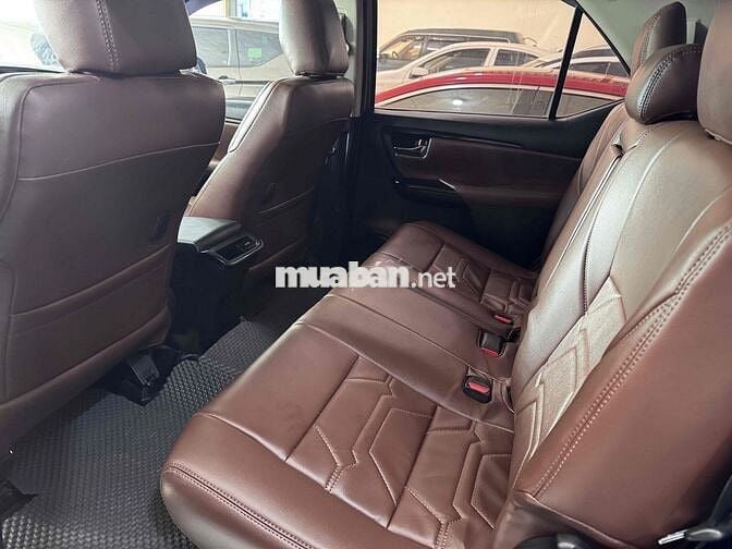 Toyota Fortuner Xám 7 chỗ