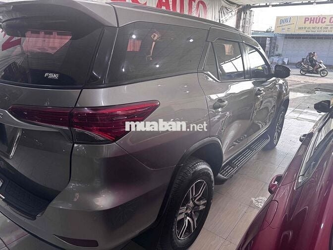Toyota Fortuner Xám 7 chỗ