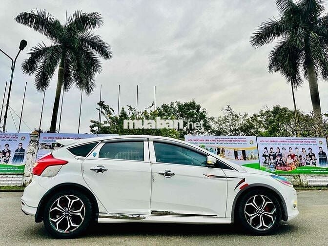 Ford Focus S Hatchback 2014 Trắng 126903 km