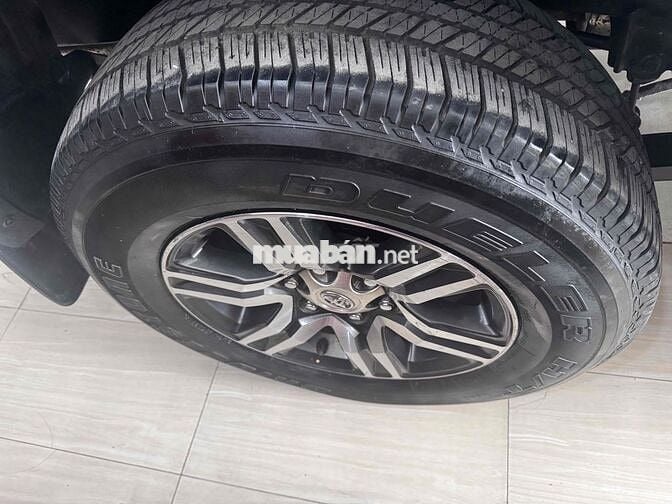 Toyota Fortuner Xám 7 chỗ