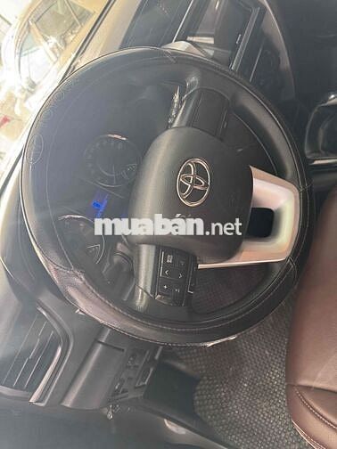 Toyota Fortuner Xám 7 chỗ