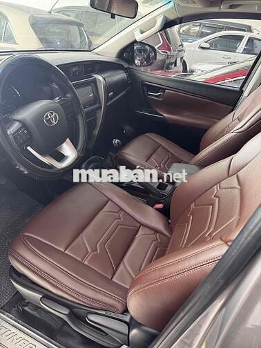 Toyota Fortuner Xám 7 chỗ