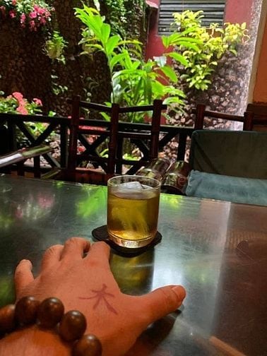 New coffee nhận thêm 1-2 bạn phụ bán nước