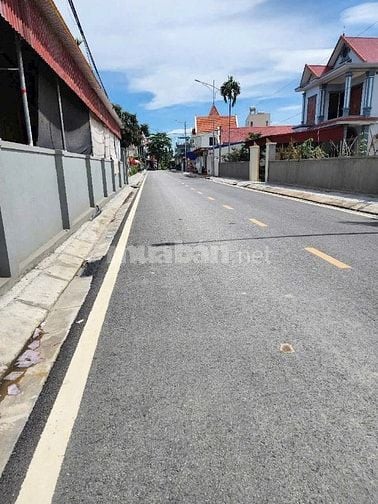 Mặt đường nhựa apphan rộng 9m hoa động 