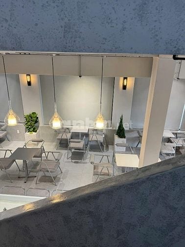 New coffee nhận thêm 1-2 bạn phụ bán nước