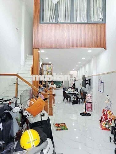 Nhà đẹp Bình Tân 2 tầng, 4x14m, hẻm ô tô, full tiện ích, giá chỉ 6.1 t