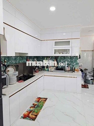 Nhà đẹp Bình Tân 2 tầng, 4x14m, hẻm ô tô, full tiện ích, giá chỉ 6.1 t