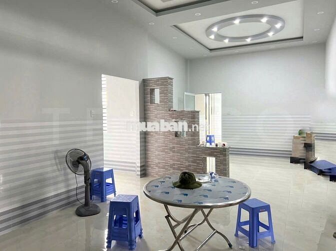 Kho xưởng có nhà văn phòng 1.500m² đường QL 91B (Nguyễn Văn Linh)