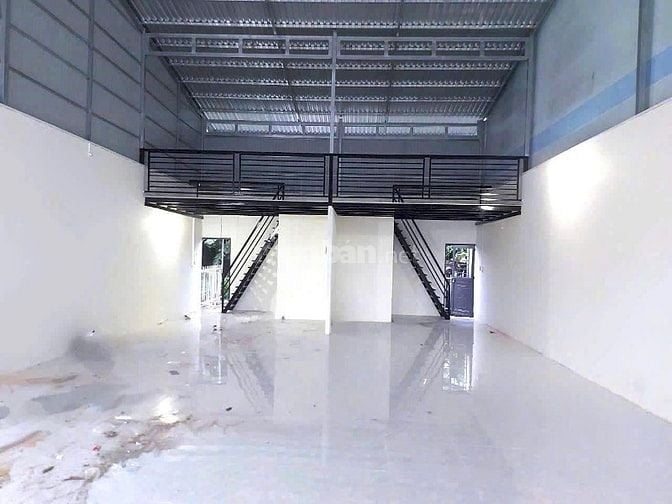 Bán lô đất tặng cái kho, SHR, 212,2m2 Xã Trung Lập Thượng, Giá 850tr