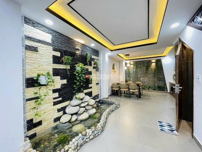 BÁN NHÀ CÁCH MẠNG THÁNG TÁM- QUẬN 10 - HẺM XE HƠI - 3 TẦNG BTCT 41M2