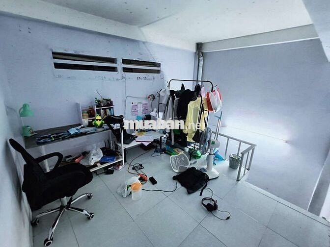 Phòng trọ có gác đúc cao 2m ngay công viên An Sương