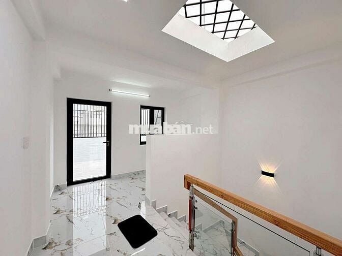 Nhà 1 trệt 3 lầu sân thượng mới 100% đường số 1 KDC vĩnh lộc BHH B