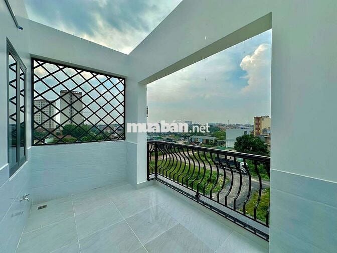 Nhà 1 trệt 3 lầu sân thượng mới 100% đường số 1 KDC vĩnh lộc BHH B