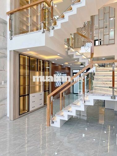 Nhà 1 trệt 3 lầu sân thượng mới 100% đường số 1 KDC vĩnh lộc BHH B