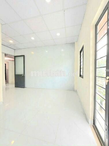 NHÀ 𝐋𝐎𝐍𝐆 𝐋𝐀𝐍𝐇 𝐀𝐍 𝐋𝐀̣𝐂 3,3ty (7×9) 𝐠𝐢𝐚̉𝐦 𝟏𝟎𝟎𝐭𝐫