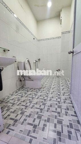 Cho thuê nhà KDC HỒNG LONG CHỈ 13TR QUÁ HIẾM SÂN ĐẬU OTO