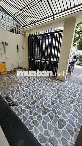 Cho thuê nhà KDC HỒNG LONG CHỈ 13TR QUÁ HIẾM SÂN ĐẬU OTO