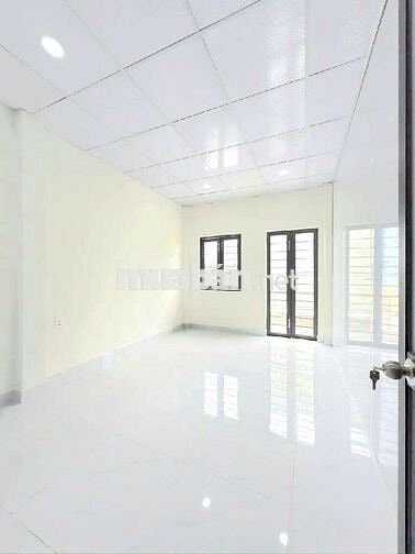 NHÀ 𝐋𝐎𝐍𝐆 𝐋𝐀𝐍𝐇 𝐀𝐍 𝐋𝐀̣𝐂 3,3ty (7×9) 𝐠𝐢𝐚̉𝐦 𝟏𝟎𝟎𝐭𝐫