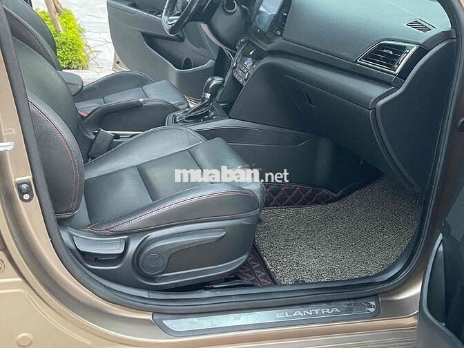 Cần Bán Hyundai Elantra 2019 1.6AT Sport Tubo