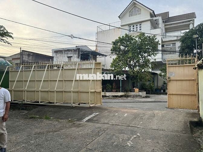 Cho thuê 1500m2 ngay sát đường trường trinh