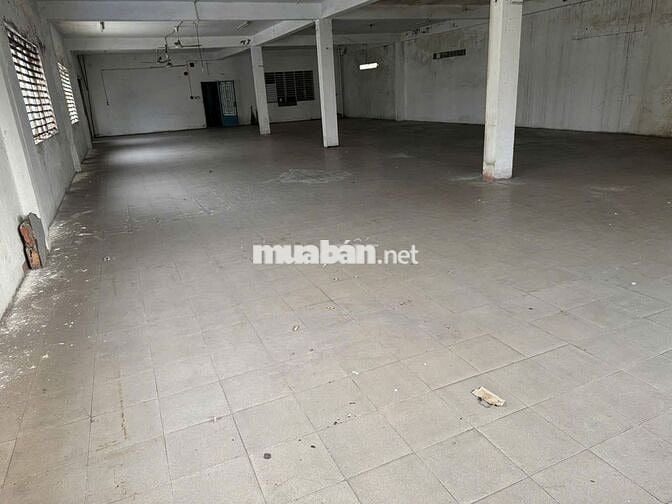 Cho thuê 1500m2 ngay sát đường trường trinh