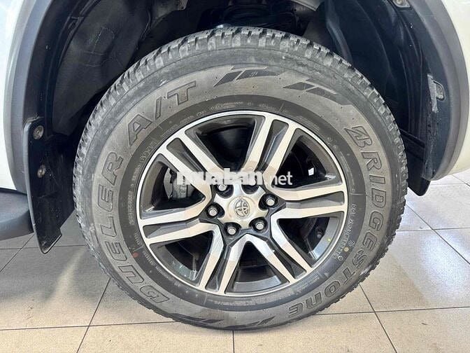 Toyota Fortuner 2020 2.4G 4x2 AT - 1 chủ đi cực ít