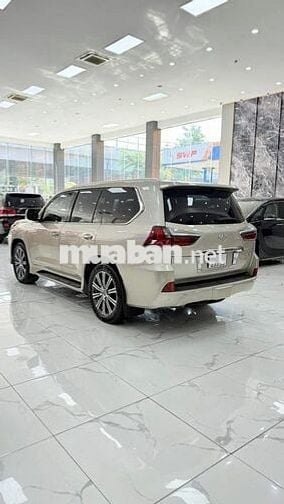 Lexus LX570 2016 Vàng cát