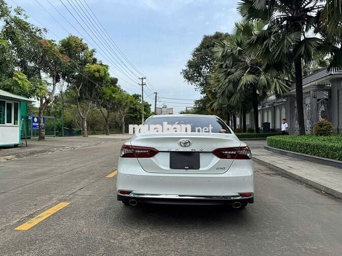 Toyota Camry 2021 2.5Q - 56000 km