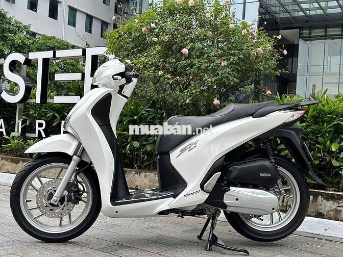 Cần bán SH 150 khoá Smartkey 2016 trắng cực đẹp