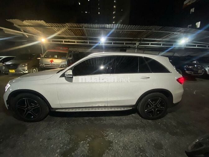 Bán Mercedes-Benz GLC 300 4Matic V1 sản xuất 2022