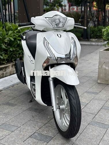 Cần bán SH 150 khoá Smartkey 2016 trắng cực đẹp