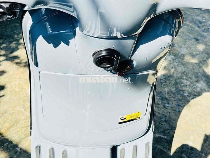 Piaggio Vespa LX 150CC Xám