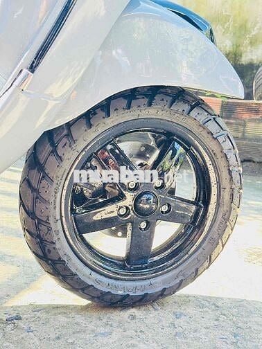 Piaggio Vespa LX 150CC Xám