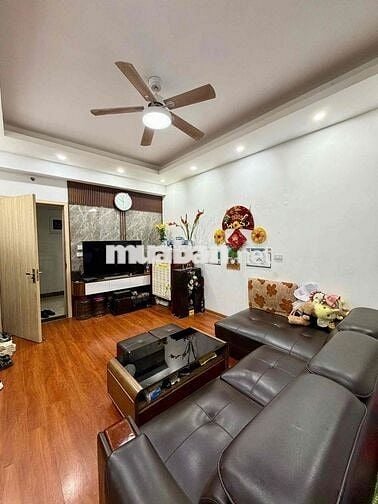 Bán căn hộ rẻ nhat  khu 11 toà Thanh Hà 3pn 2wc