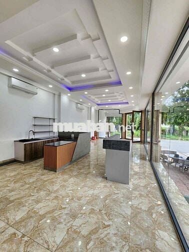 Bán Toà Nhà Trung Tâm Tp Dĩ An, liền kề Siêu Thị Go