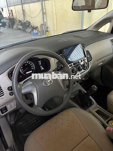 Toyota Innova 2.0E đời 2015 xe đẹp
