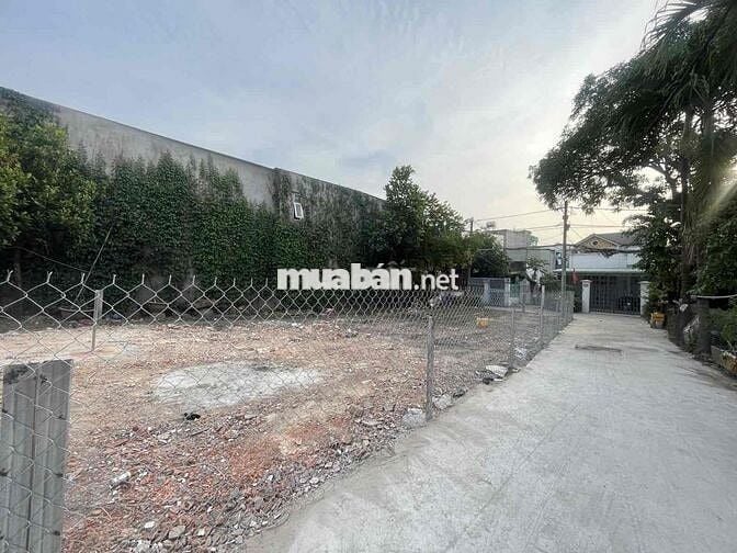 Đất Phân Lô - Hẻm Xe Hơi Thông - Phạm Văn Đồng